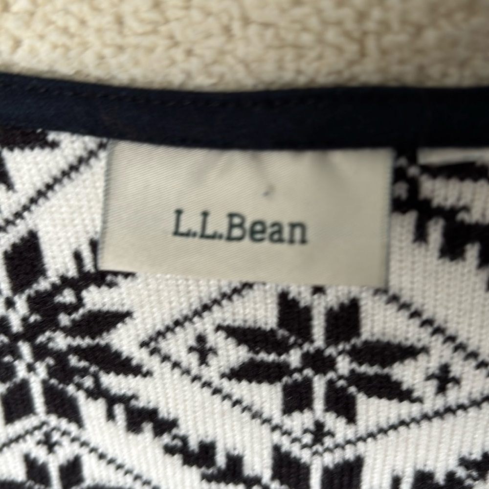L. L. Bean Woman’s Zippered Nordic Snowflake Fleece, Large - Picture 7 of 9